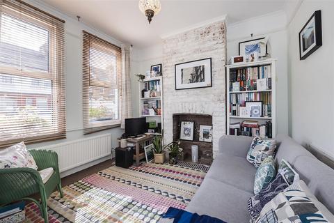 1 bedroom flat for sale, Clementina Road, London E10