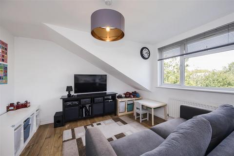 1 bedroom flat for sale, Capworth street, Leyton E10