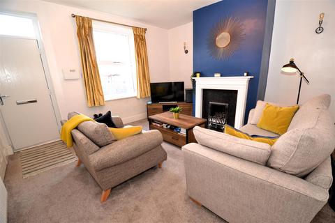 1 bedroom end of terrace house for sale, Brighton Terrace, Scholes, Cleckheaton