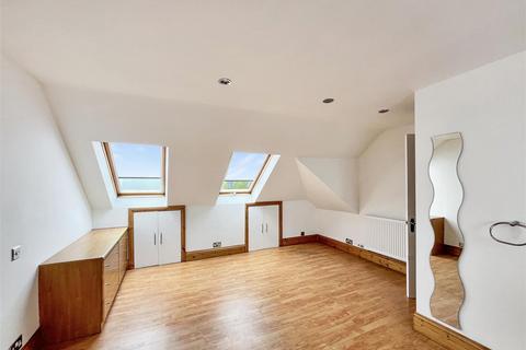 64 Gilbert Road, Kingswood, Bristol, BS15 1RH
