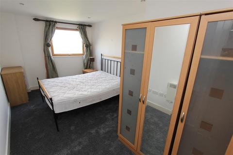 2 bedroom flat to rent, Magellan House, Leeds Dock