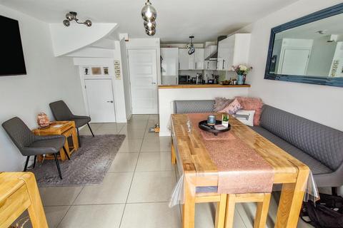 3 bedroom end of terrace house for sale, King Alfred Way, Great Denham, Bedford
