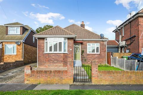 2 bedroom detached bungalow for sale, Kelvin Grove, Portchester