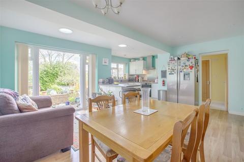 3 bedroom semi-detached house for sale, Mount Close, High Wycombe HP12