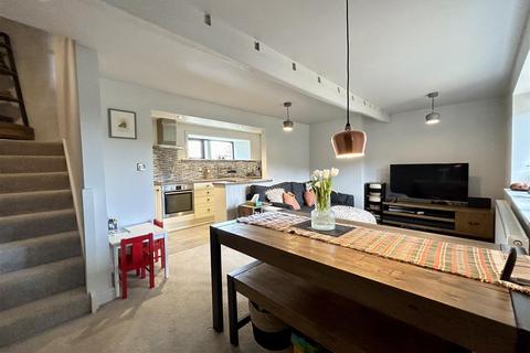 2 bedroom cottage for sale, Marsh Lane, Shepley, Huddersfield, HD8 8AY