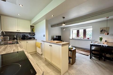 2 bedroom cottage for sale, Marsh Lane, Shepley, Huddersfield, HD8 8AY