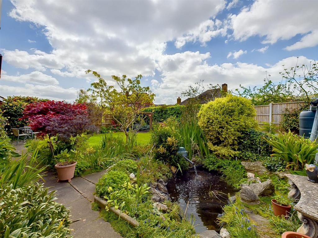 Charles Way, Malvern 3 bed detached bungalow for sale £385,000