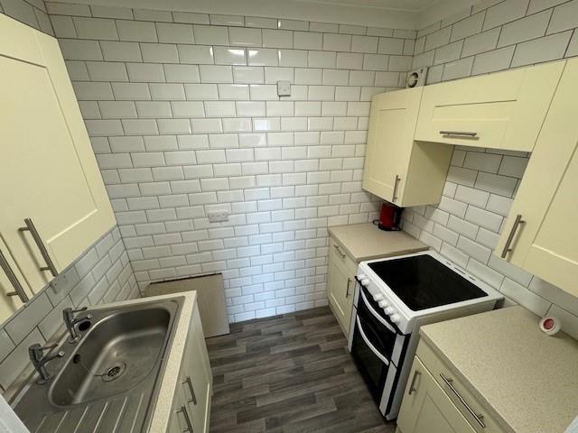 Kitchen 3.jpg