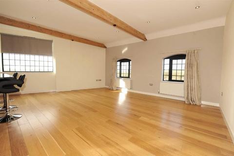 2 bedroom flat to rent, Hope Court, Hope Street, Bozeat