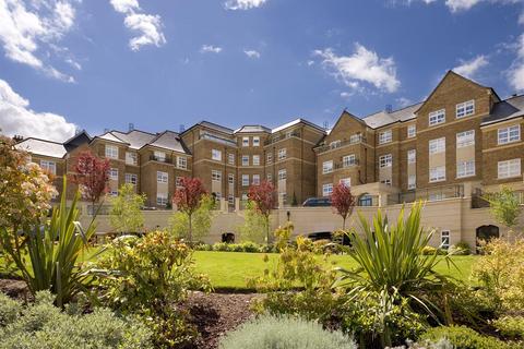 3 bedroom flat for sale, Mountview Close, NW11