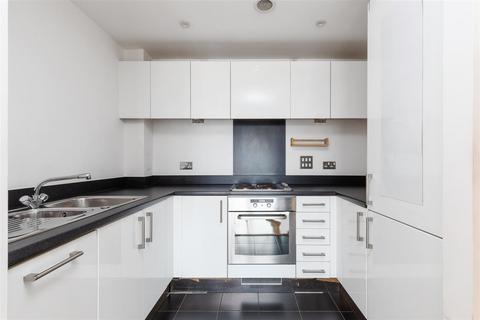 2 bedroom flat for sale, Viridian Apartments, 75 Battersea Park Road, Nine Elms, London, SW8