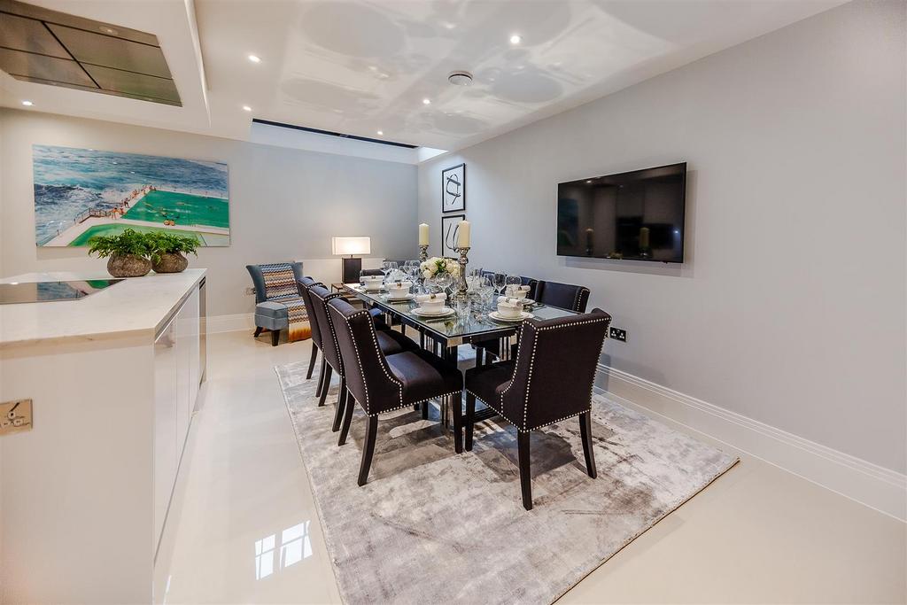 8316097-interior38.jpg