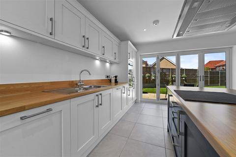 3 bedroom detached house for sale, The Avenue, Lawford Green