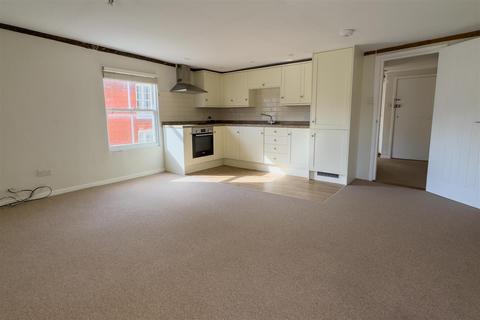 1 bedroom flat to rent, High Street Hadleigh Suffolk. IP7 5AF