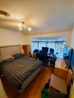 1 bedroom in a house share to rent, Room 4