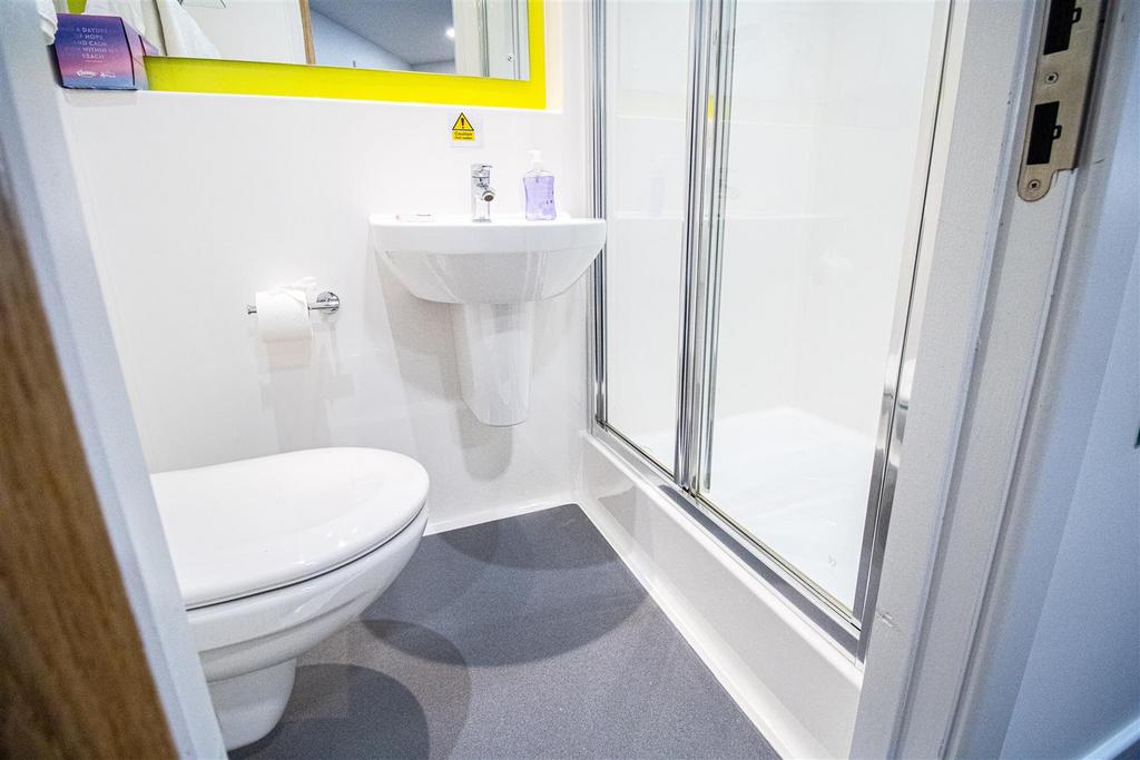 En-Suite Bathroom