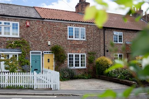 3 bedroom character property for sale, The Old Village, Huntington, York