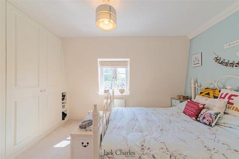 2 bedroom end of terrace house for sale, Woodside Road, Tonbridge