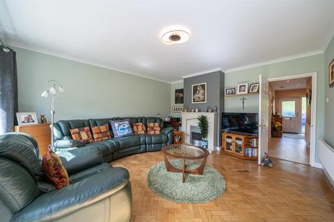 3 bedroom detached house for sale, Leverstock Green Road, Leverstock Green, Hertfordshire, HP3 8QA