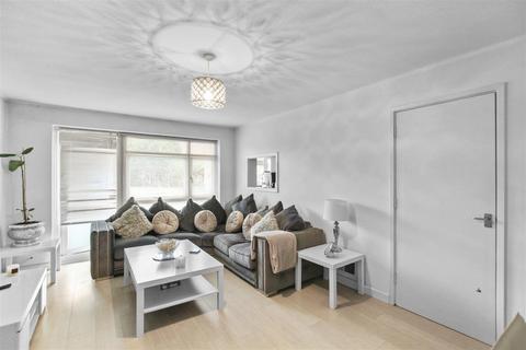 1 bedroom flat for sale, Beddington Gardens, Wallington