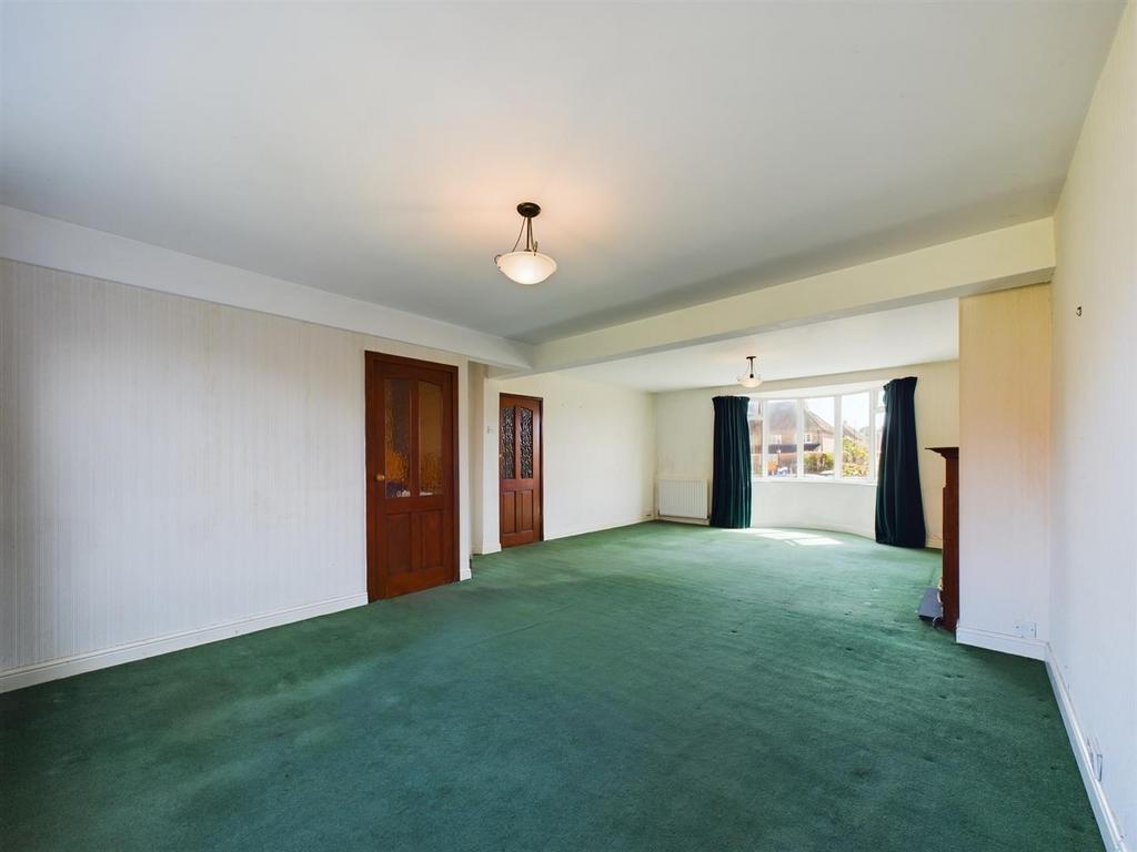Lounge 2.jpg