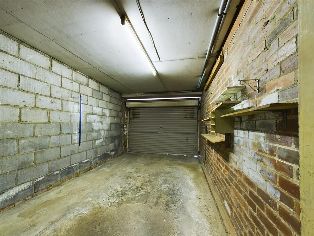 Garage.jpg