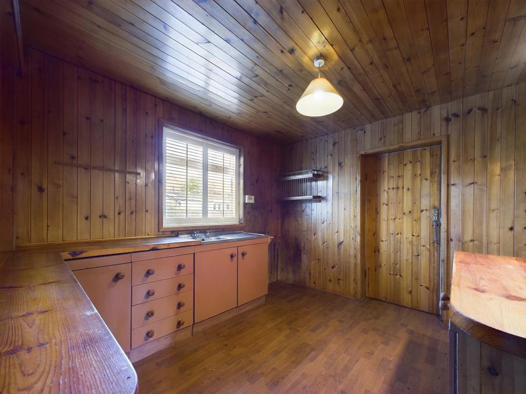 Kitchen 1.jpg