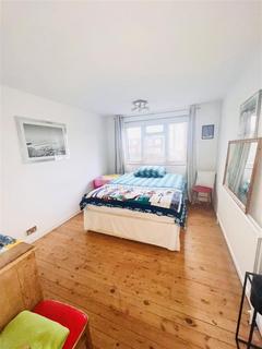 2 bedroom flat to rent, Sussex Court, Barnes