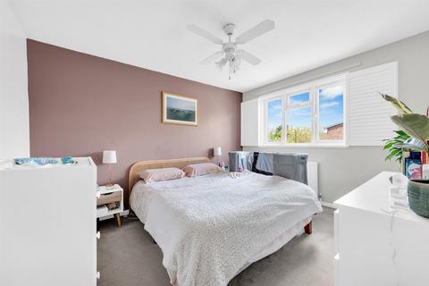 3 bedroom end of terrace house for sale, Ambleside, Bromley