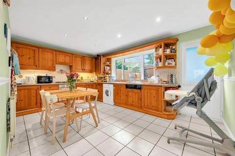 24 Ambleside, Bromley, BR1 4DN
