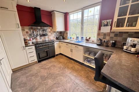 Trespassers Will, 7 Corilhead Road, Braunton, EX33 2EW
