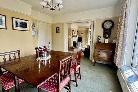 Trespassers Will, 7 Corilhead Road, Braunton, EX33 2EW