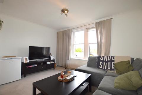 2 bedroom flat to rent, Valley Drive, Harrogate HG2