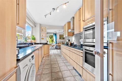 3 bedroom apartment for sale, Somerset Road, Wimbledon, SW19
