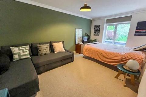 120 Gillhurst Road, Birmingham, B17 8PH