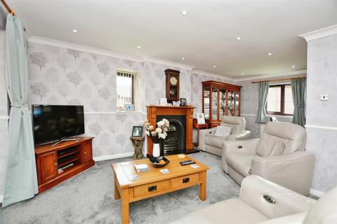 2 bedroom detached bungalow for sale, Speedwell Crescent, Scunthorpe