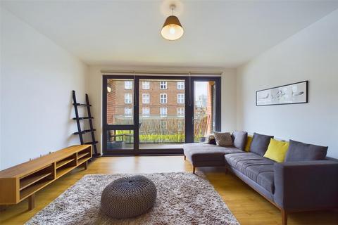 1 bedroom flat for sale, Stewarts Lodge, 217 Stewart Lodge, London, SW8 4UU