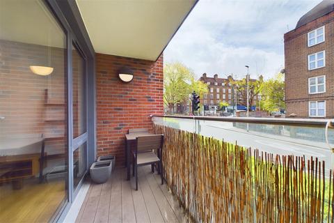 1 bedroom flat for sale, Stewarts Lodge, 217 Stewart Lodge, London, SW8 4UU