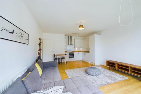 1 bedroom flat for sale, Stewarts Lodge, 217 Stewart Lodge, London, SW8 4UU