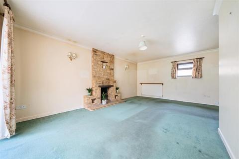 2 bedroom detached bungalow for sale, The Moat, Kingham, Chipping Norton