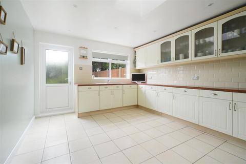 32 Fir Tree Road, Banstead, SM7 1NG