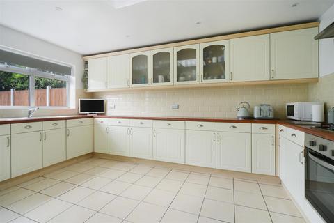 32 Fir Tree Road, Banstead, SM7 1NG