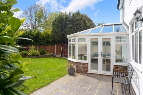32 Fir Tree Road, Banstead, SM7 1NG