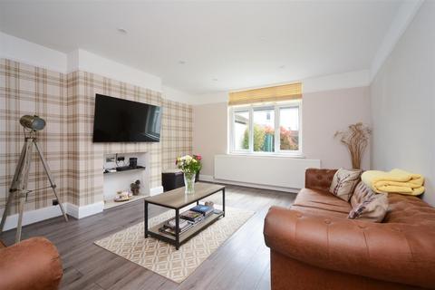 32 Fir Tree Road, Banstead, SM7 1NG