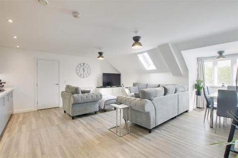 2 bedroom penthouse for sale, William Close, Welwyn Garden City