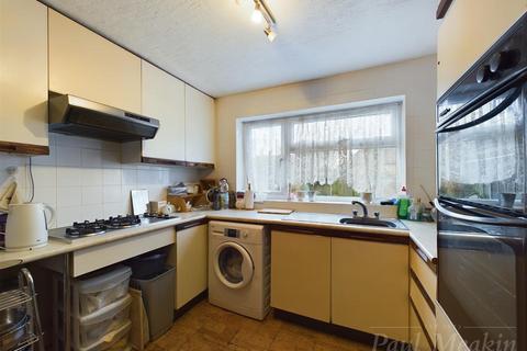 29 Tedder Road, South Croydon, CR2 8AP
