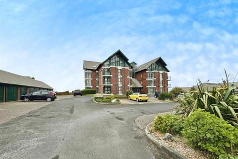 2 bedroom apartment for sale, Burbo Bank Road, Blundellsands, Liverpool