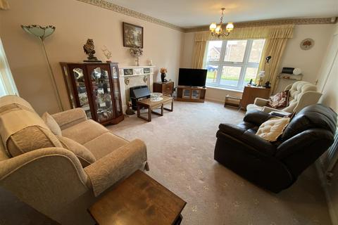 8 Cowdray Close, Newton Aycliffe, DL5 4YQ
