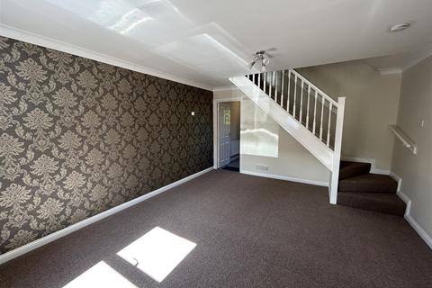 2 bedroom house to rent, Westminster Close, Whitley Bay