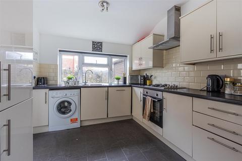 4 bedroom end of terrace house to rent, Habershon Street, Cardiff CF24